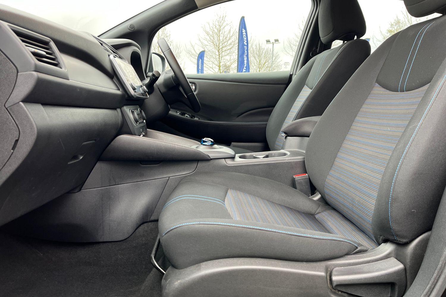 Nissan LEAF Photo 18