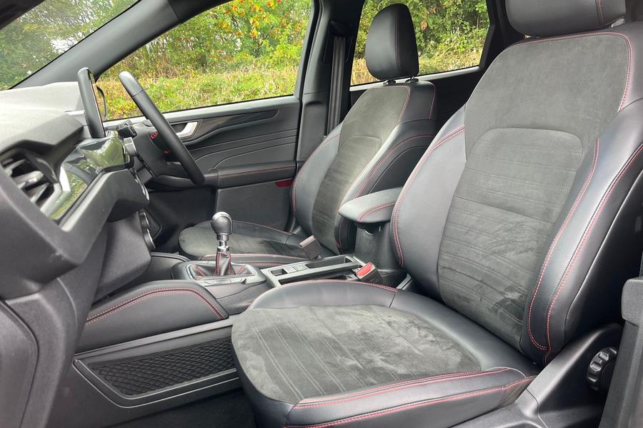 Ford KUGA Photo autoimg-d26b7e71bcc56e25f4667ed2dba6863eab83af3d.jpg