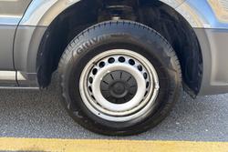 VOLKSWAGEN Crafter Photo 5