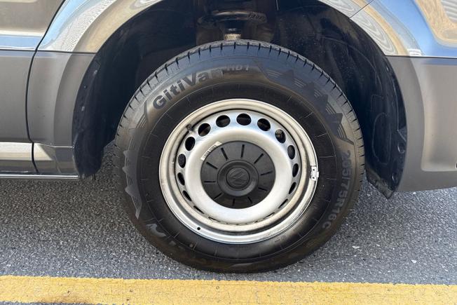 VOLKSWAGEN Crafter Photo 5