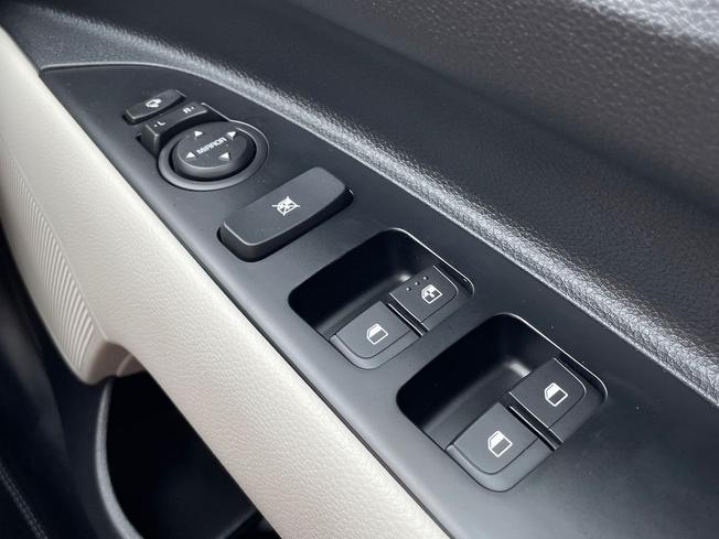 KIA Stonic Photo 34
