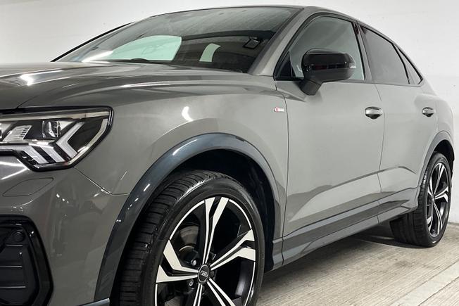 AUDI Q3 Photo 40