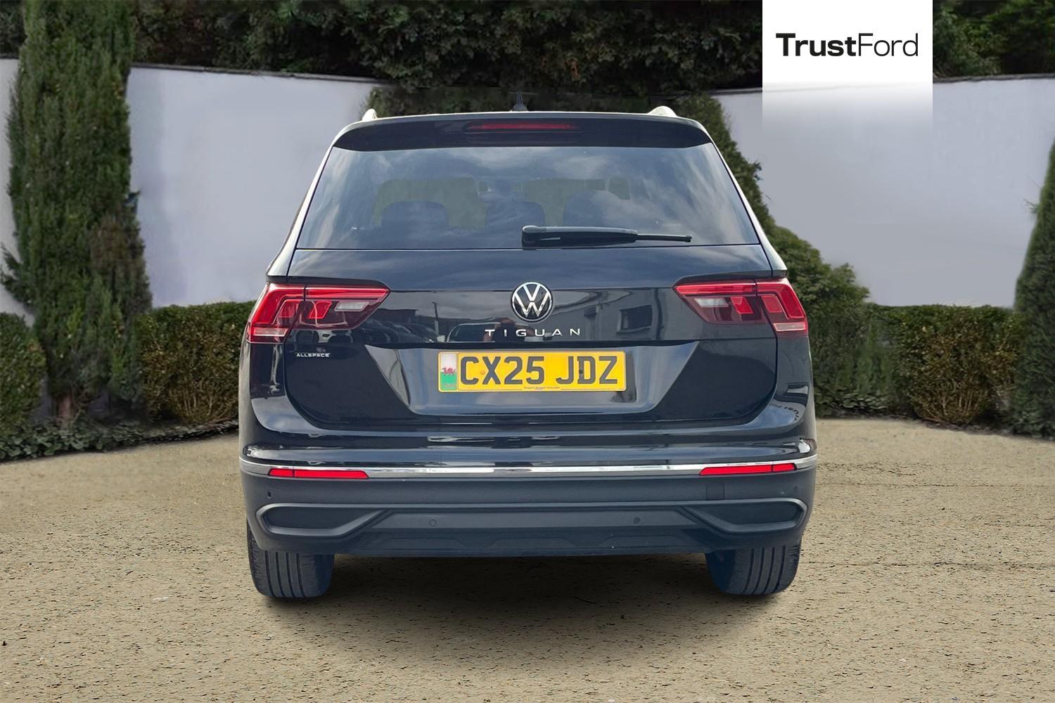 Volkswagen TIGUAN ALLSPACE Photo 6
