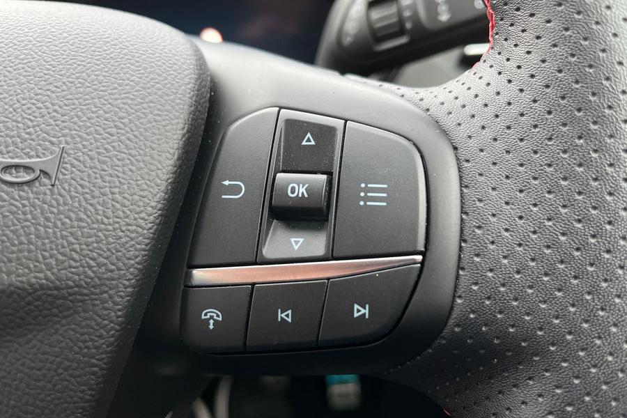 Ford Kuga Photo autoimg-d27c24c85134efdafe3fd1233fec9abcee8e7f4e.jpg