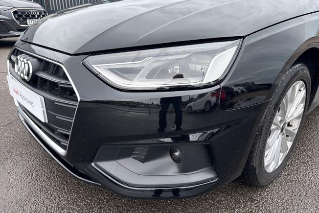 AUDI A4 Photo 24