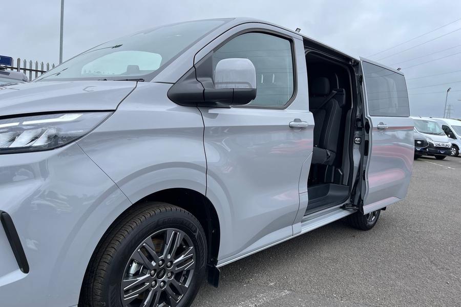 Ford TRANSIT CUSTOM Photo autoimg-d27f2ad00e253b9e9241fafc546942ba2186f579.jpg
