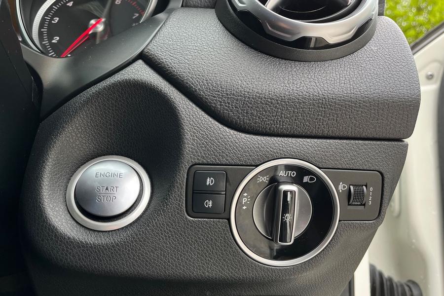 Mercedes-Benz GLA Photo autoimg-d285be86662b3d1e93819ad1567a9593df6c9b11.jpg