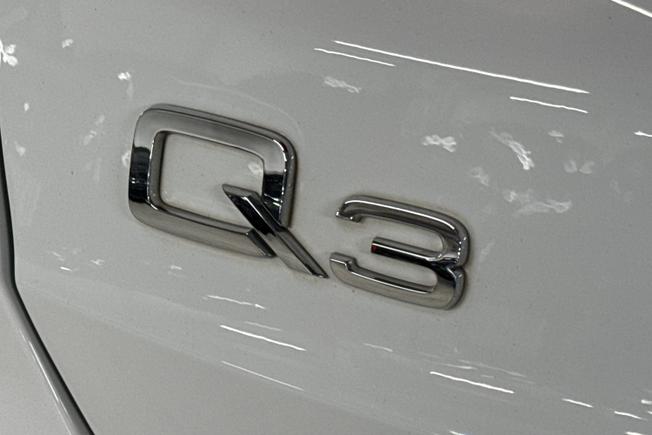 AUDI Q3 Photo 37