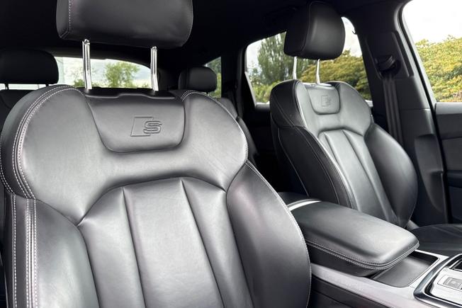 AUDI Q7 Photo 33