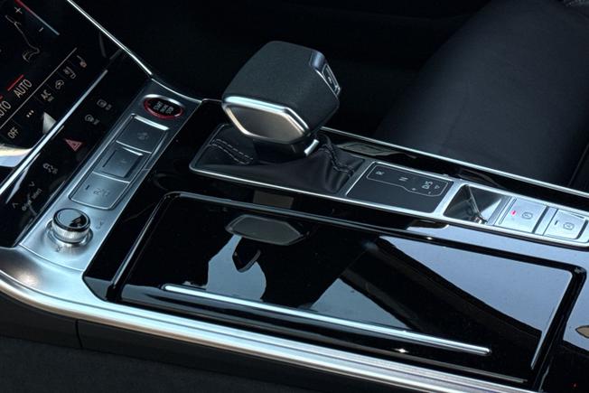 Audi RS6 Avant Photo 43