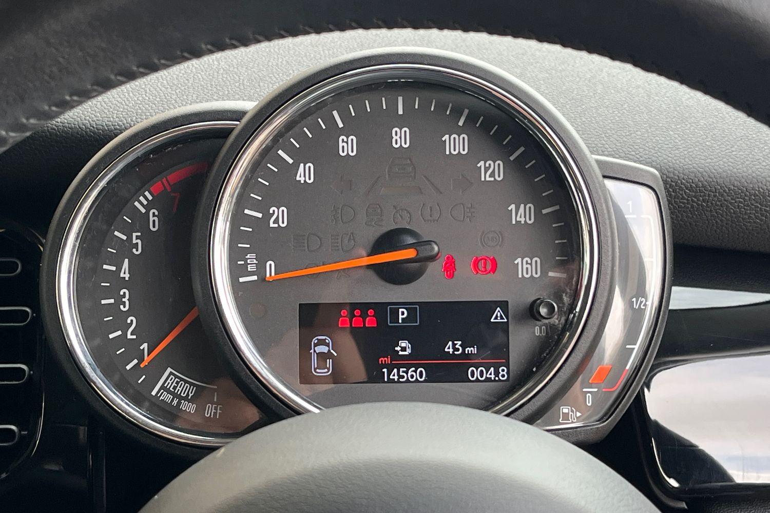 MINI HATCHBACK Photo 12