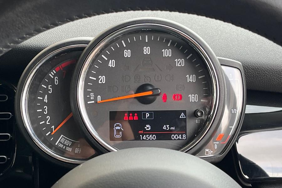 MINI HATCHBACK Photo autoimg-d288a34f453a0aa20400178c396bbdfa32b23e8f.jpg