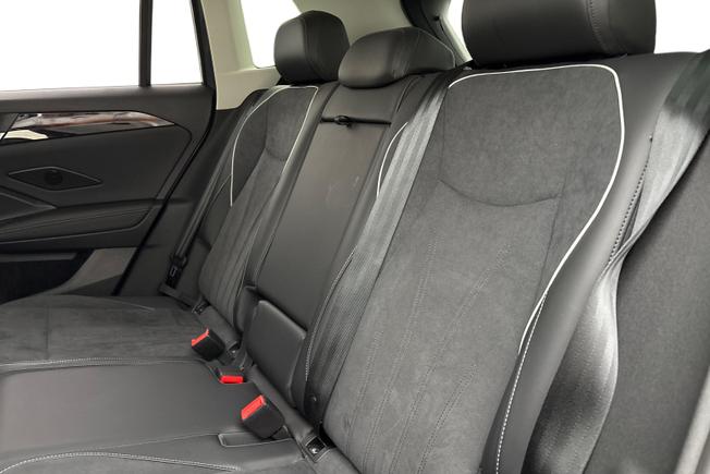 VOLKSWAGEN Tiguan Photo 9