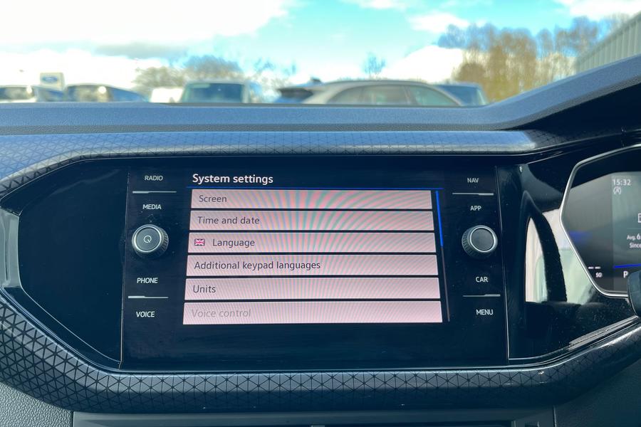Volkswagen T-CROSS Photo autoimg-d28bb7216bbd920a3c23cf18d1fca424e68bb094.jpg