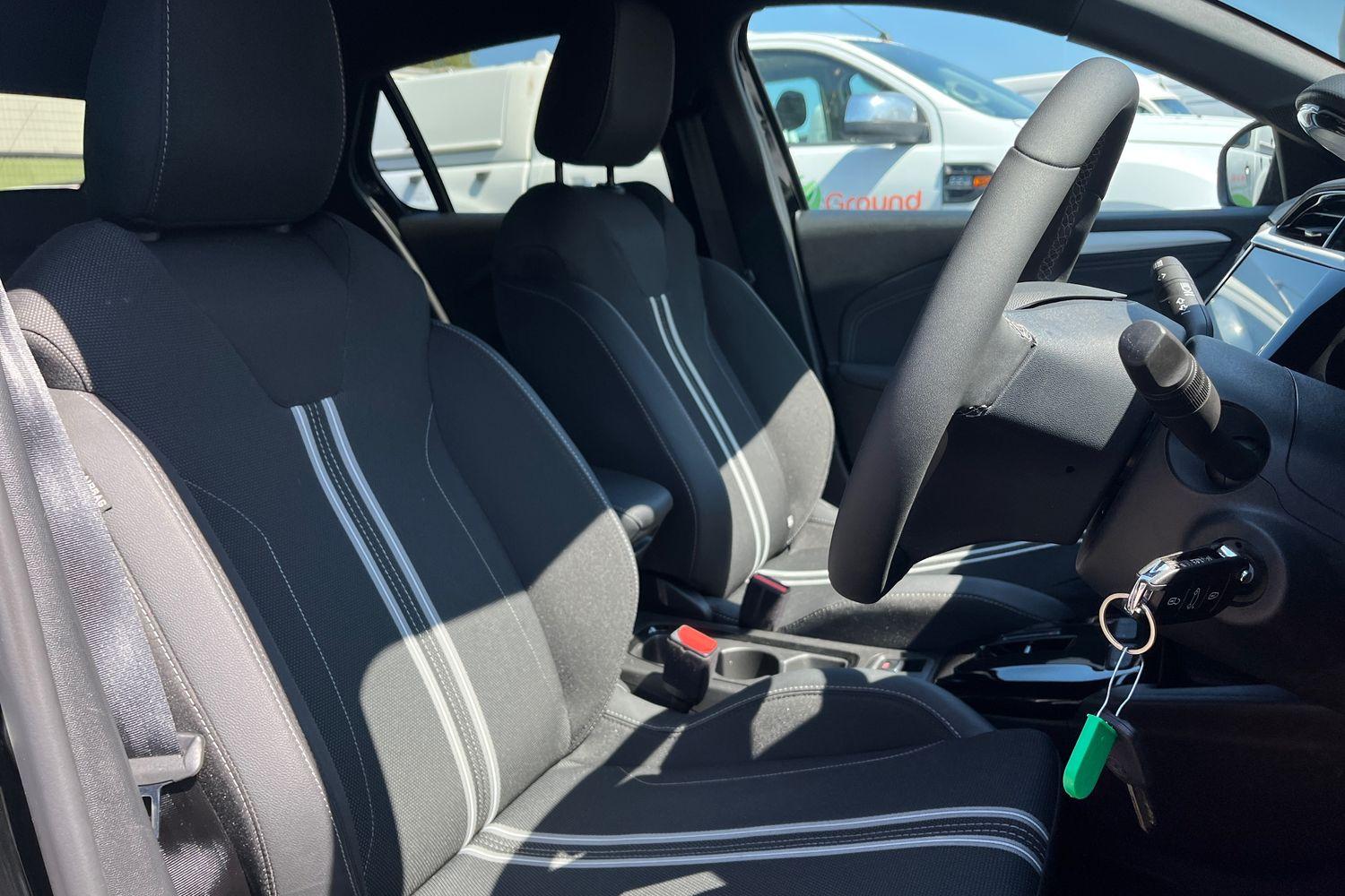 Vauxhall CORSA Photo 16