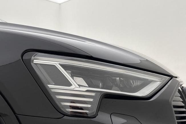 AUDI E-Tron S Photo 19