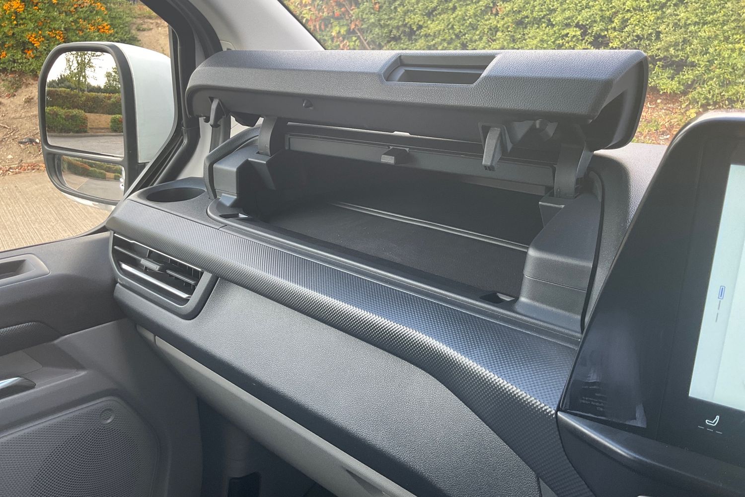 Ford E-Transit Custom Photo 35