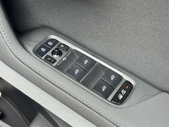 POLESTAR Polestar 2 Photo 43