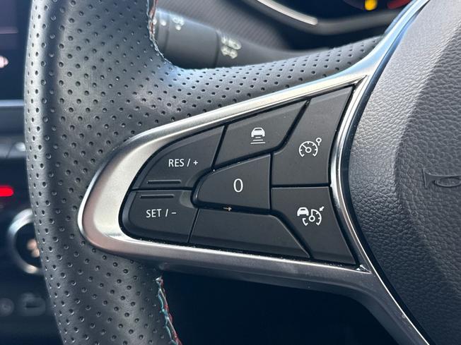 RENAULT Clio Photo 16