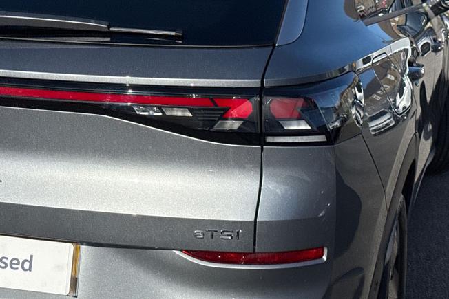 VOLKSWAGEN T-Roc Photo 18