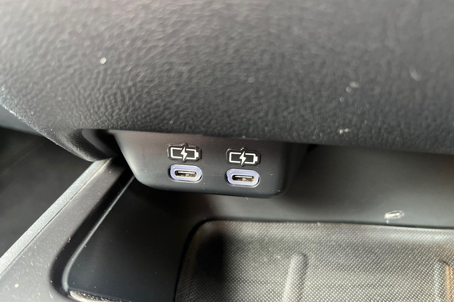 Lexus UX Photo 30