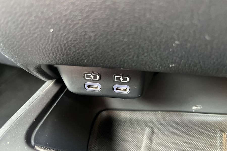 Lexus UX Photo autoimg-d2a4692e838d095791ee9046a3bfc9e2b986c22e.jpg