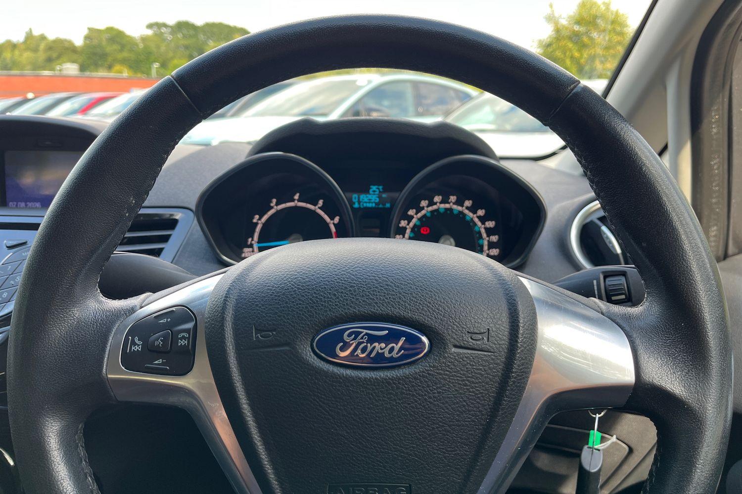 Ford Fiesta Photo 11