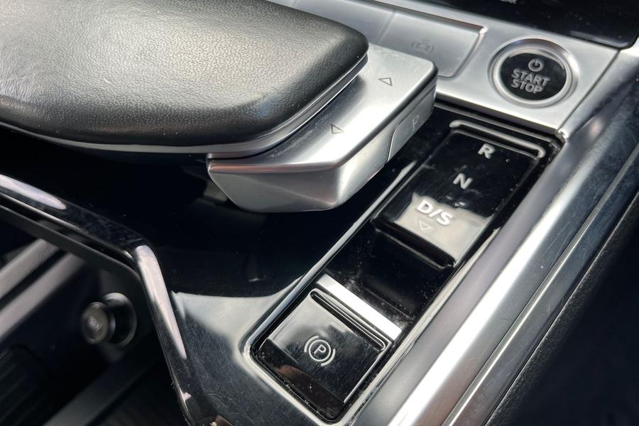 Audi e-tron Photo autoimg-d2a63caec979dddf319ce5c7bd75eeb1a080cfc4.jpg