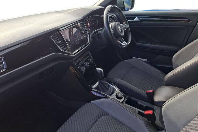 VOLKSWAGEN T-Roc Photo 2