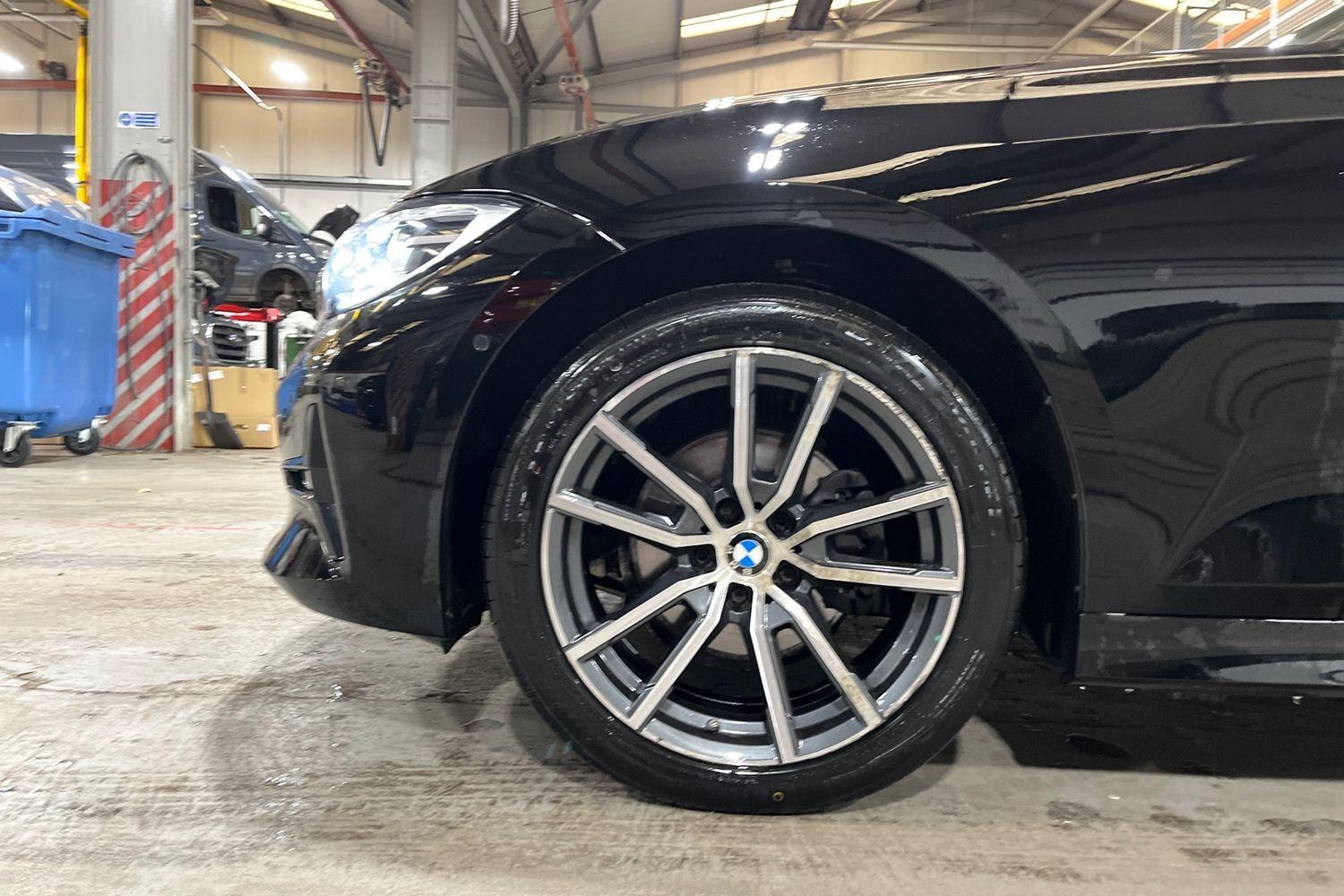 BMW 3 SERIES Photo 7