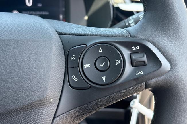 VAUXHALL Corsa Photo 17