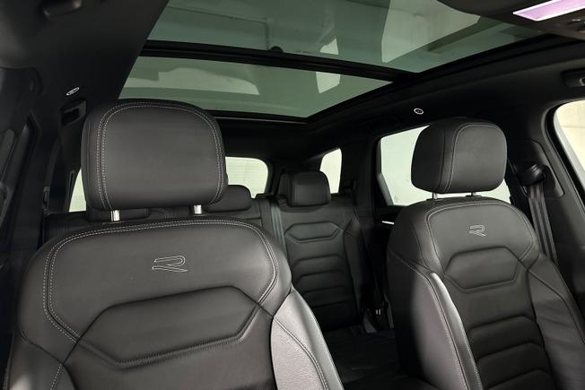 VOLKSWAGEN Touareg Photo 25