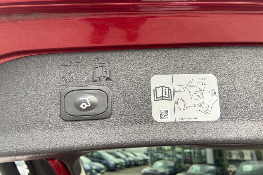 Ford KUGA Photo autoimg-d2b192b87523217ae6f0340530d38b9942e46201.jpg
