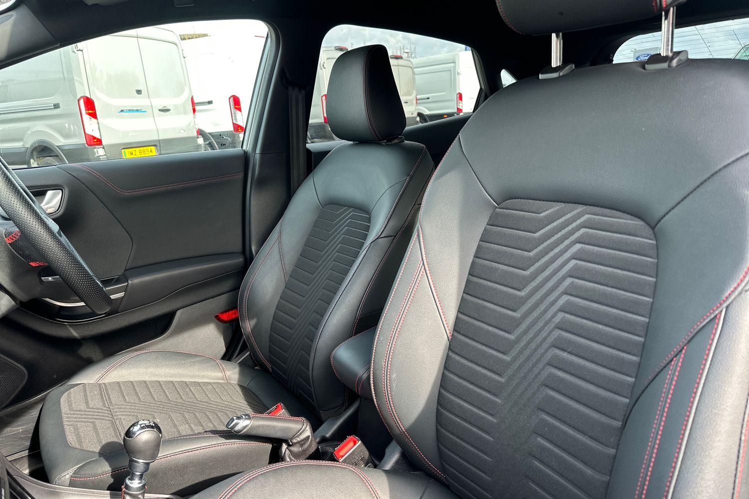 Ford PUMA Photo 18