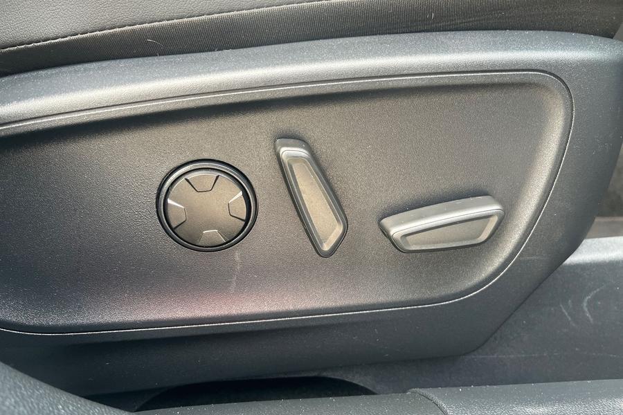 Ford KUGA Photo autoimg-d2c0b683e57c4e994f7788b3f971d89e9d1de833.jpg