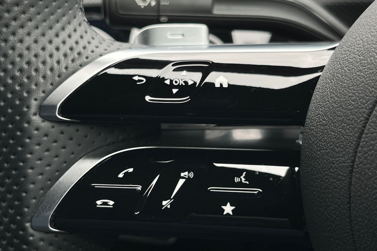 Mercedes-Benz CLA Photo 24