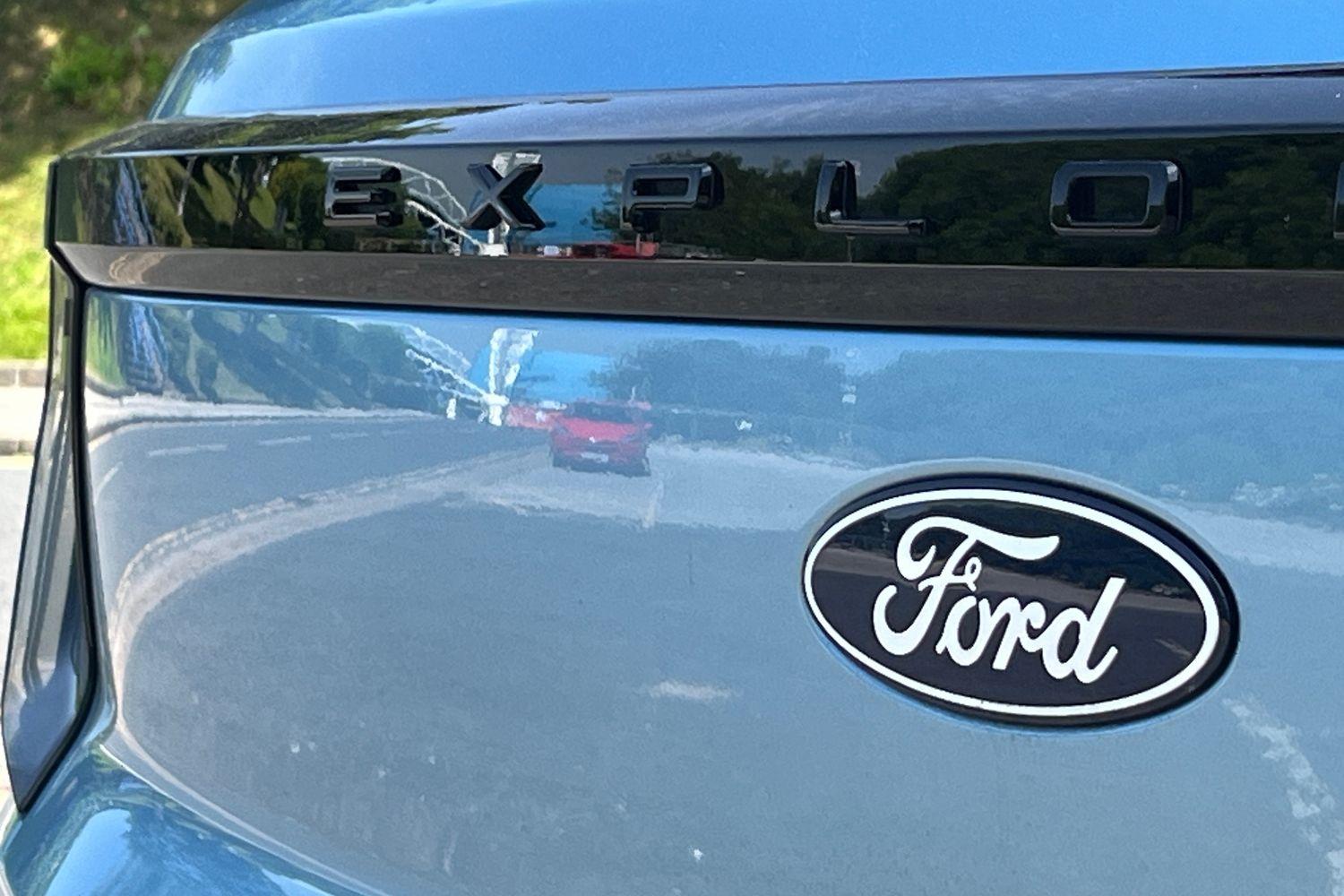 Ford Explorer Photo 39