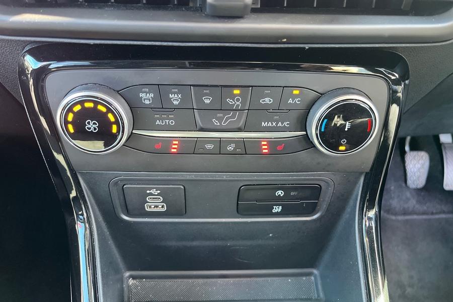 Ford ECOSPORT Photo autoimg-d2c9e4591778c3b56098ff89a5e9a72398eac570.jpg