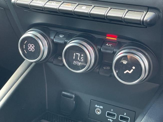 RENAULT Captur Photo 30
