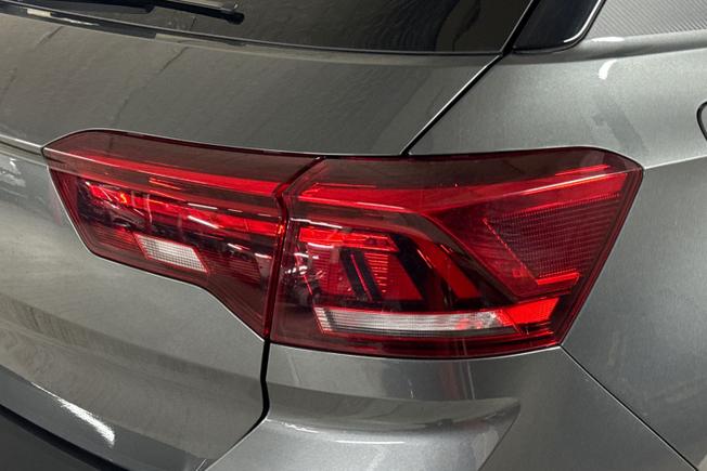 VOLKSWAGEN T-Roc Photo 18