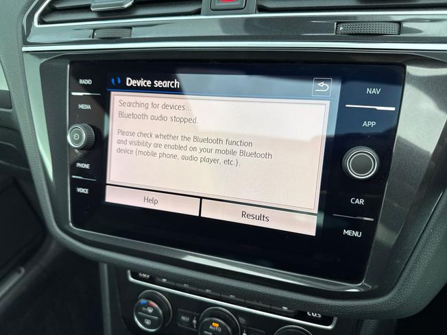 VOLKSWAGEN Tiguan Photo 14