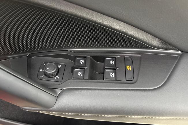 VOLKSWAGEN Tiguan Photo 25