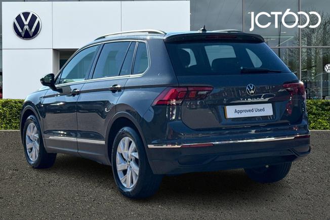 VOLKSWAGEN Tiguan Photo 3