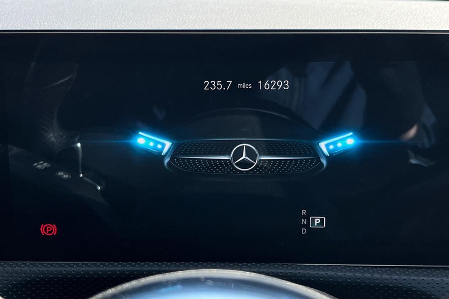 Mercedes-Benz CLA Photo autoimg-d2e05a639f25fe8d51d7bed15372aaf7e0b3ecc9.jpg