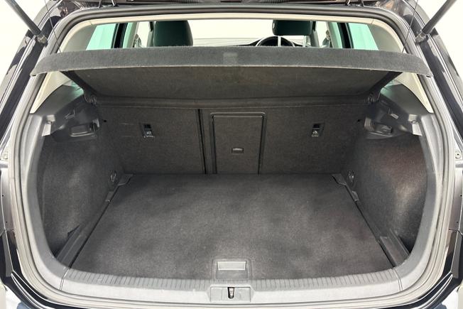 VOLKSWAGEN Golf Photo 12
