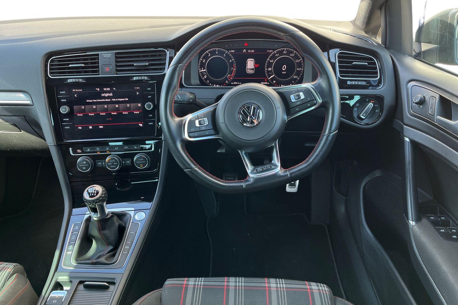 Volkswagen GOLF Photo 10
