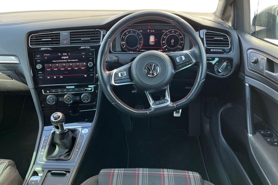 Volkswagen GOLF Photo autoimg-d2e171573d826ca7fd139dafb04d03ba1c943220.jpg
