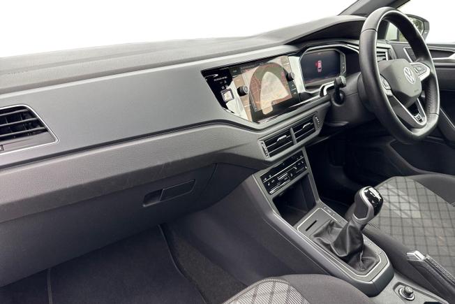 VOLKSWAGEN Polo Photo 2
