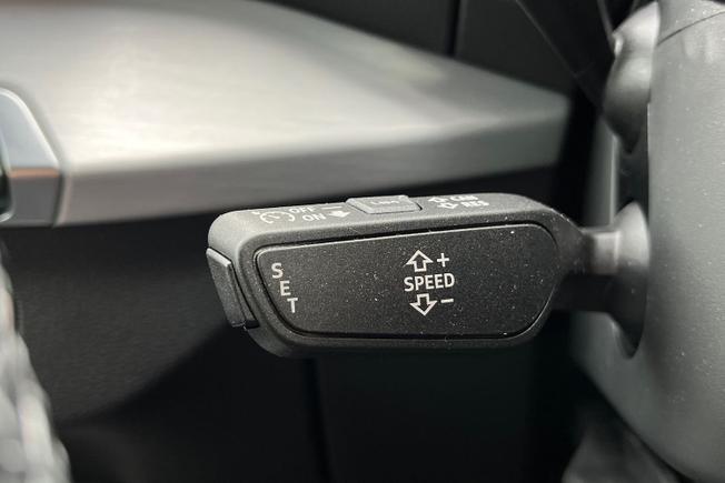 AUDI  SQ2 Photo 38
