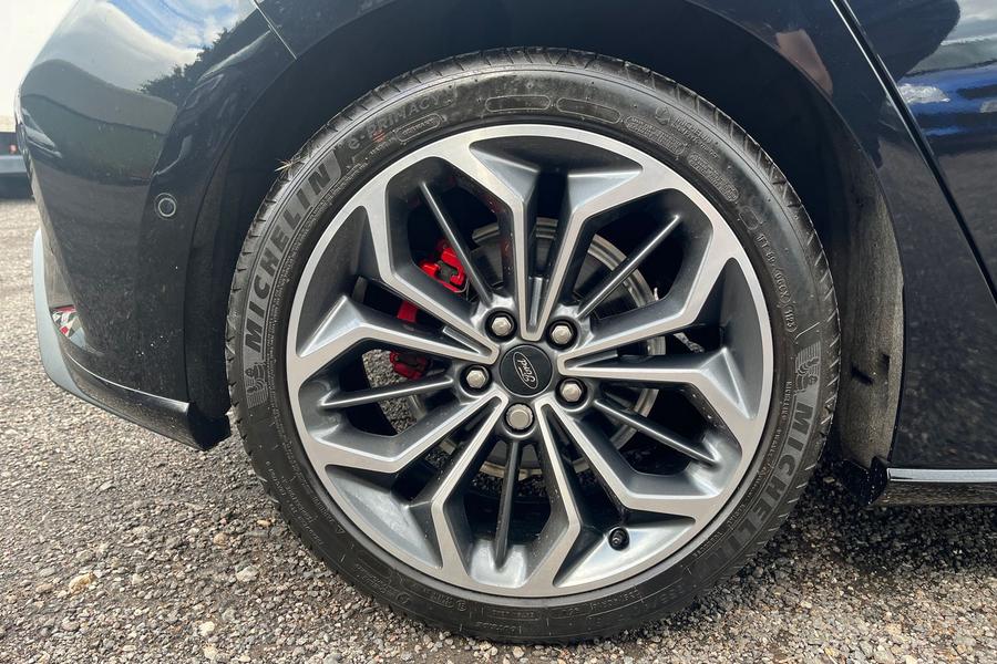 Ford FOCUS Photo autoimg-d2e6b9d48090cba8b992e9ca165cd75536794d5f.jpg